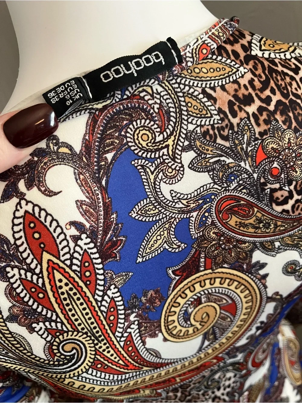 Boohoo Long Sleeve Paisley Wrap Dress in White, Red & Blue - Picture 5 of 5